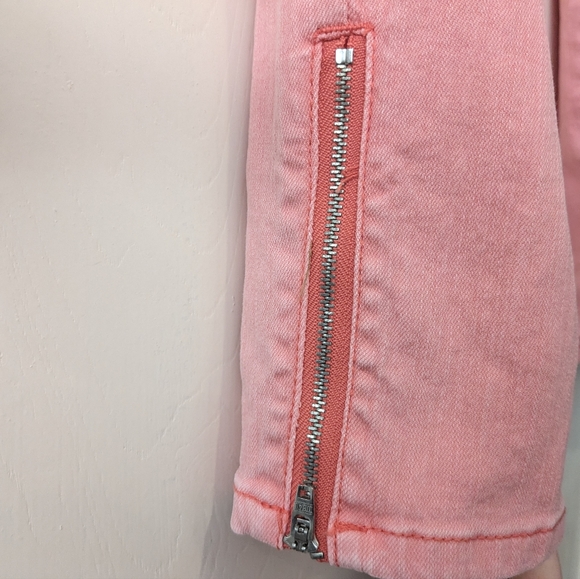 Chico's So Slimming Pink Zipper Hem Jeans in Size 2 / US Size 12 or L - Picture 3 of 16